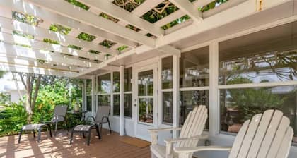 Long-Term Discount!Unique 3BR canal home, Private Dock, Boat Lift, Deck!