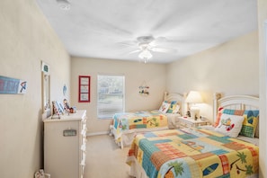 4 bedrooms, iron/ironing board, WiFi, bed sheets