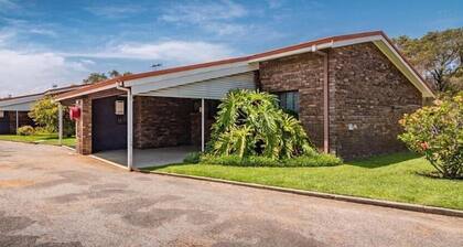 2 Bedroom Double Sofa Chalet Emu Beach