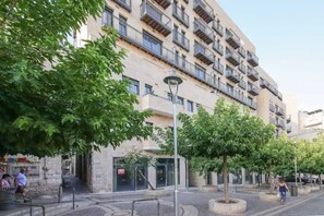 Exterior - Agripas Mahane Yehuda Jerusalem (Jerusalem)