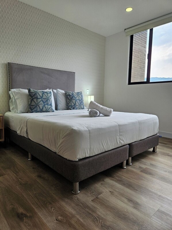 2 bedrooms, iron/ironing board, travel cot, WiFi