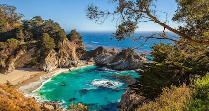Perfect Retreat Minutes to Marina State Beach!