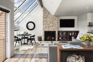 Smart TV, fireplace - Magnificent 4 Bdrm Townhome with spectacular Vail & Beaver Creek Mtn views!! (Vail)