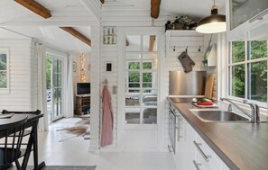 Fridge, oven, stovetop, coffee/tea maker - Cozy home in Vig with WiFi (Vig)