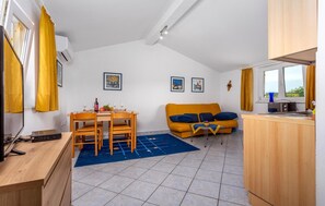 Smart TV - Beautiful apartment in Malinska (Malinska)