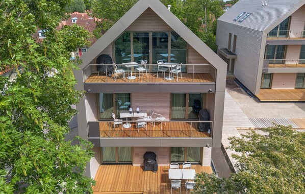 Outdoor dining - Cozy apartment in Tossens with kitchen (Tossens)