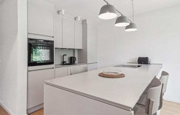 Fridge, stovetop, dishwasher, coffee/tea maker - Cozy apartment in Tossens with kitchen (Tossens)