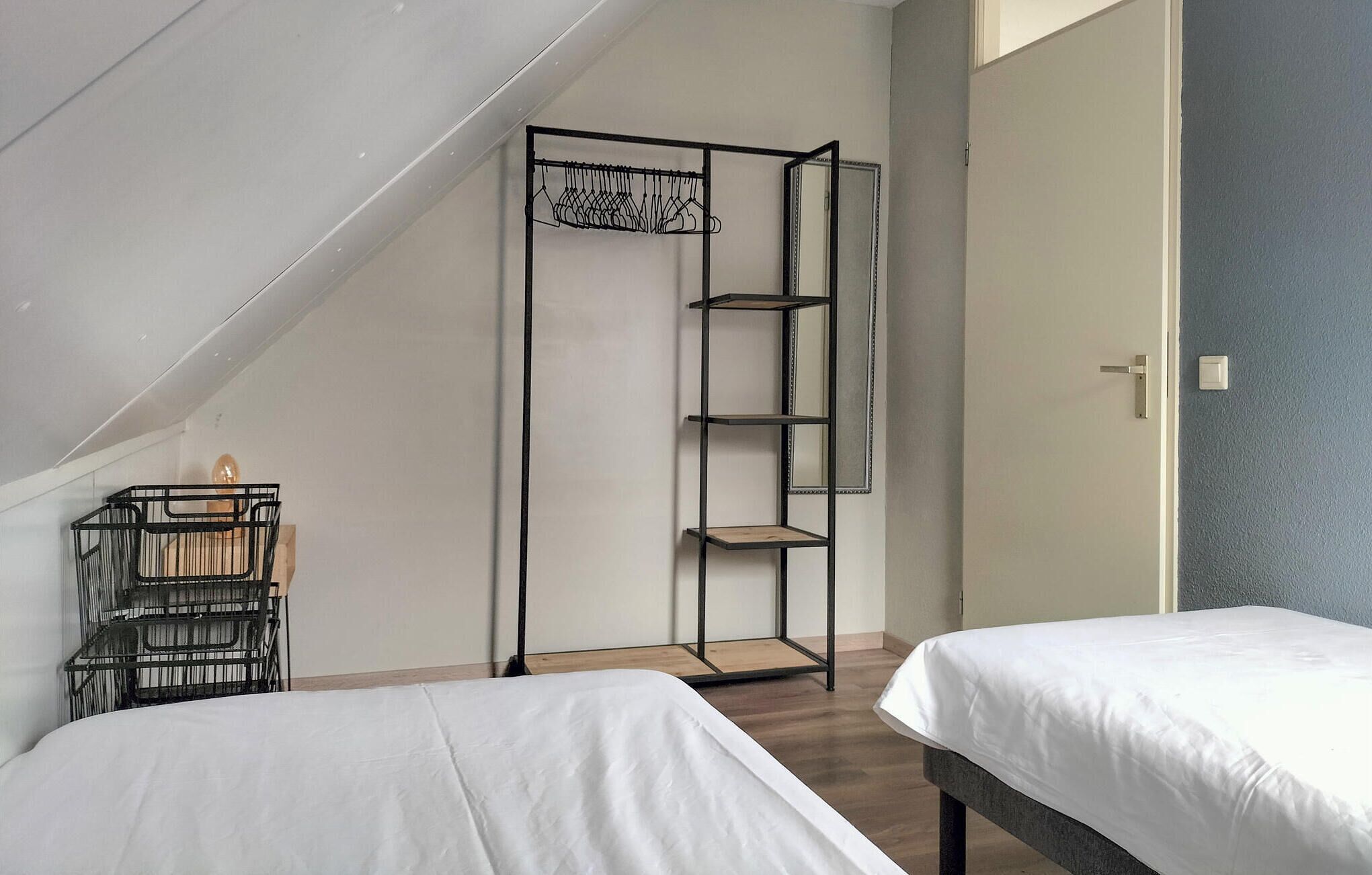 3 quartos, berço de viagem, Wi-Fi de cortesia, roupa de cama