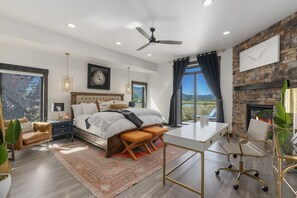 4 habitaciones, escritorio, tabla de planchar con plancha y wifi gratis