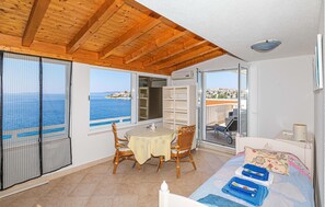 5 habitaciones, cuna de viaje, wifi gratis y ropa de cama