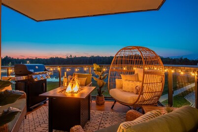Luxury Beach Spa Getaway w/ Pool + Year Round Hot Tub & Private In-Suite Sauna!