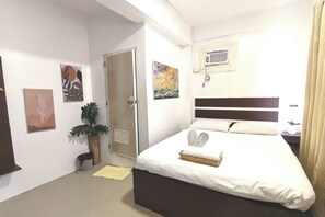 Habitación doble Deluxe | Escritorio, insonorización, tabla de planchar con plancha y wifi gratis 