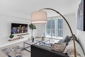Smart TV - LUX 2B/2B Brickell - Free Parking (Miami)
