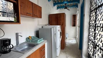 Chalet | Private kitchen | Microwave, toaster, blender, cookware/dishes/utensils