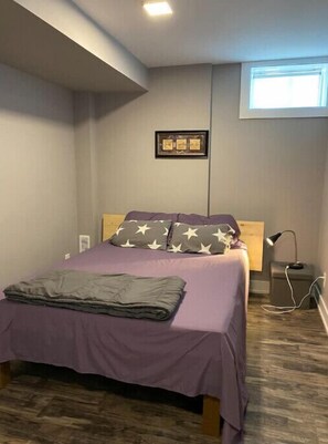 1 室のベッドルーム、WiFi