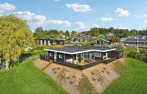 Exterior - 4 bedroom nice home in Børkop (Børkop)