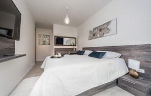 4 soverom, wi-fi (inkludert) og sengetøy