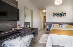 4 bedrooms, free WiFi, bed sheets