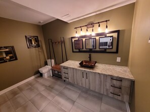 Shower, towels, soap, shampoo