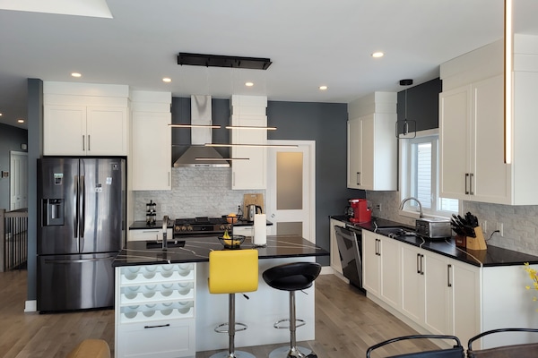 Refrigerador, microondas, horno, placa de cocina