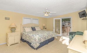 3 bedrooms, desk, free WiFi, bed sheets - Large 3 bedroom in Ocean Lakes; sleeps up to10, parking for up to 5 vehicles. (Myrtle Beach)