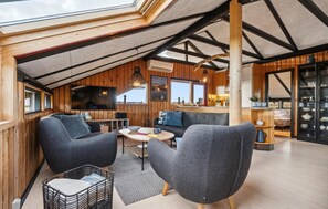 TV, peis og DVD-spiller