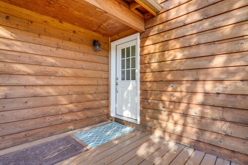 Pet-Friendly Anchorage Home - 8 Mi to Downtown!