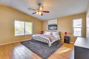 3 soverom, strykejern/-brett, internettilgang og sengetøy