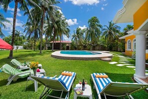 Outdoor pool - Studio Gardenias at Villa flores (Alfredo V. Bonfil)