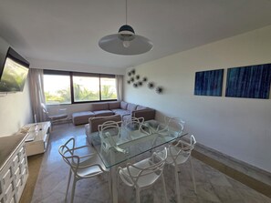 Smart TV - Breathtaking 2 bedroom Condo at Ocean Front Property Walk To La Isla Mall (CancÃºn)