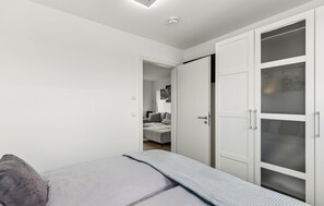 1 dormitorio, cuna de viaje, wifi gratis y ropa de cama