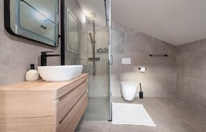 Douche, séchoir à cheveux
