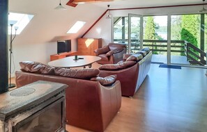 TV, fireplace, table tennis