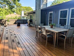 Outdoor dining - South Austin Charmer with Backyard Oasis (Austin)