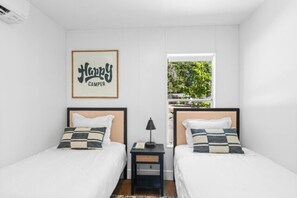 2 bedrooms - Modern Cabin (Alder) (Dunsmuir)