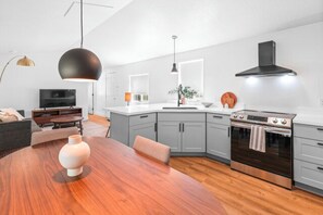 Interior - Modern Cabin (Blue Spruce) (Dunsmuir)