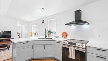 Fridge, microwave, oven