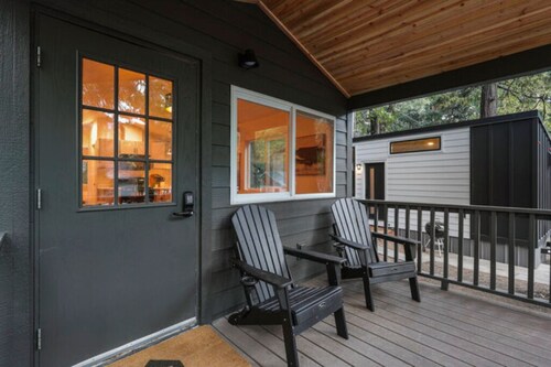 Modern Cabin - (Elm)