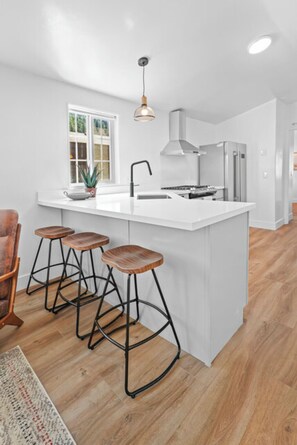 Fridge, microwave, oven - Modern Cabin (Maple) (Dunsmuir)