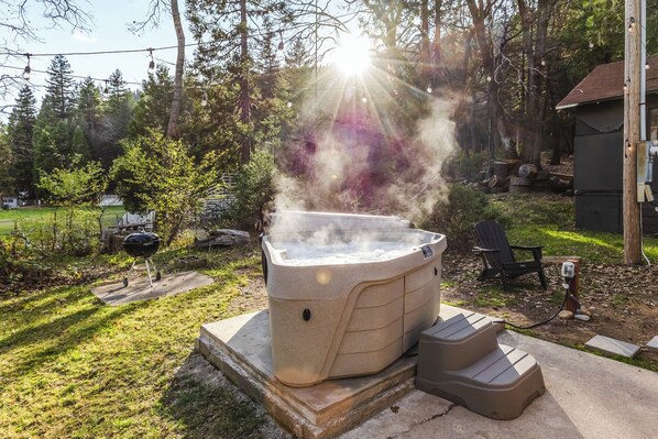 Bañera de hidromasaje al aire libre