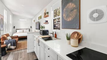 Fridge, microwave, stovetop, toaster