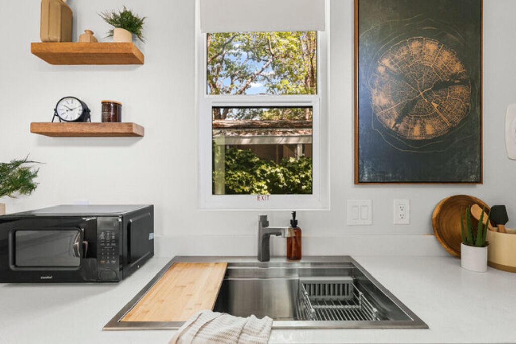 Fridge, microwave, stovetop, toaster