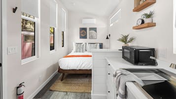 Fridge, microwave, stovetop, toaster