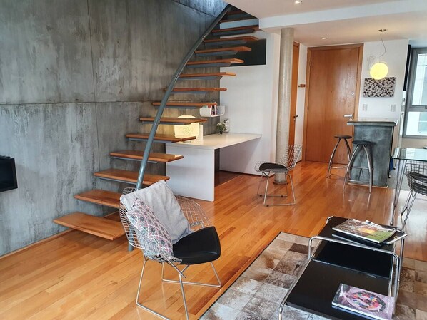 Interior - Rooftop apartment, great views !
Outdoor balcony shower! (Buenos Aires)