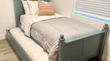 2 dormitoris, escriptori, wifi gratuïta i roba de llit