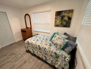 2 slaapkamers, een bureau, gratis wifi, beddengoed
