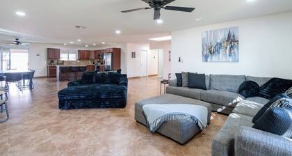 4BR Happy Harmont House w/ Private Pool • Near State Farm Stadium • Sleeps 10