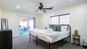 4 bedrooms, desk, travel crib, free WiFi