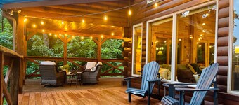 Mossy Falls Cabin | Outdoor Hot Tub & Fire Pit!