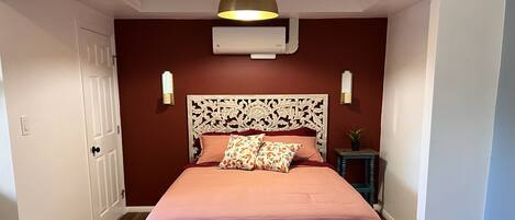 1 dormitorio, tabla de planchar con plancha, wifi y ropa de cama